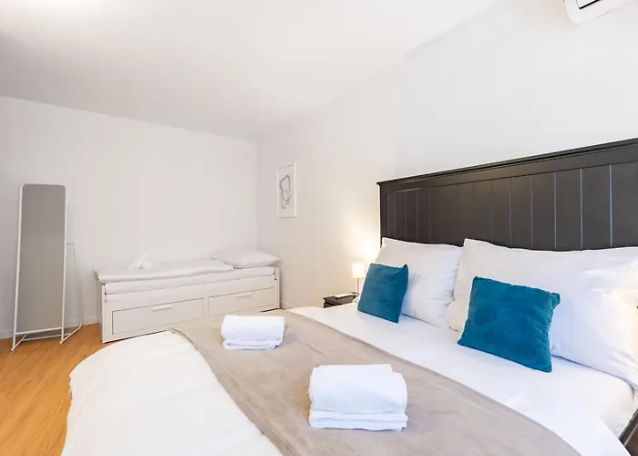 Old Town Oasis 3 شقة