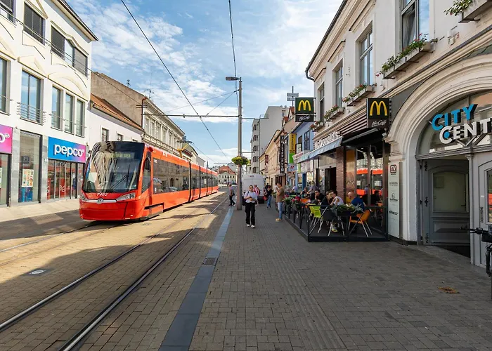 Old Town Oasis 3 * براتسيلافا